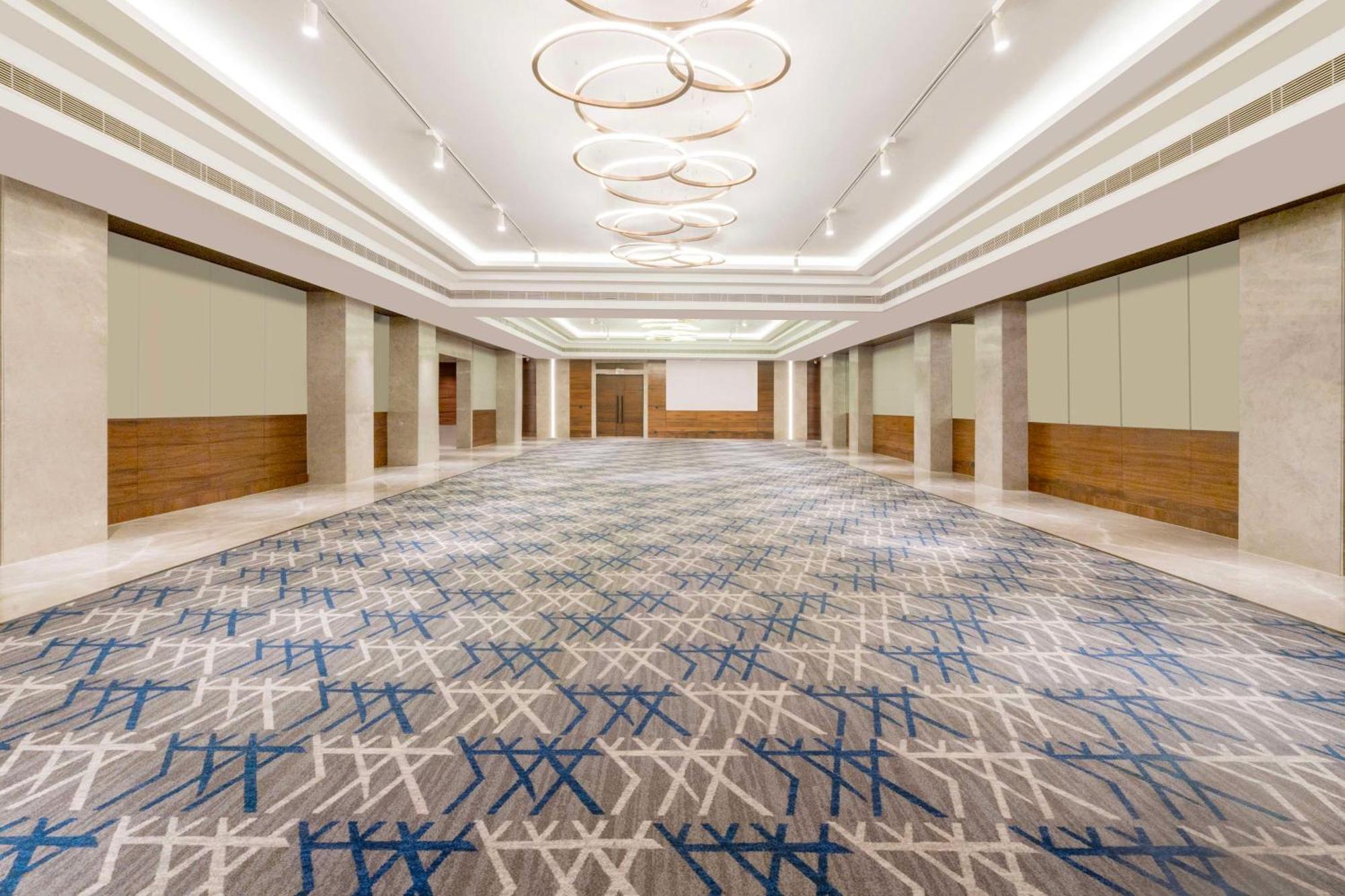 Radisson Hotel Vrindāvan Zewnętrze zdjęcie