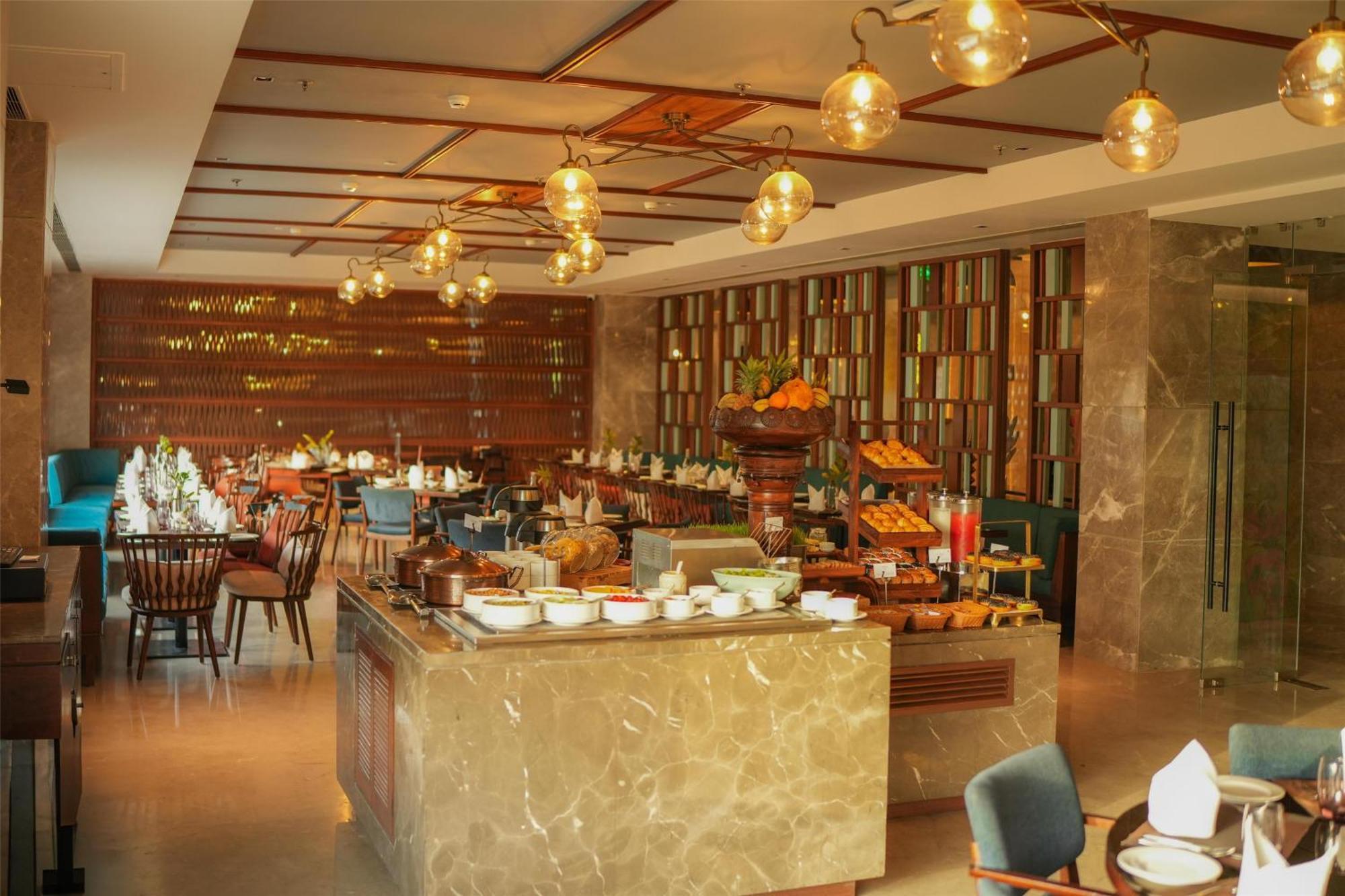 Radisson Hotel Vrindāvan Zewnętrze zdjęcie
