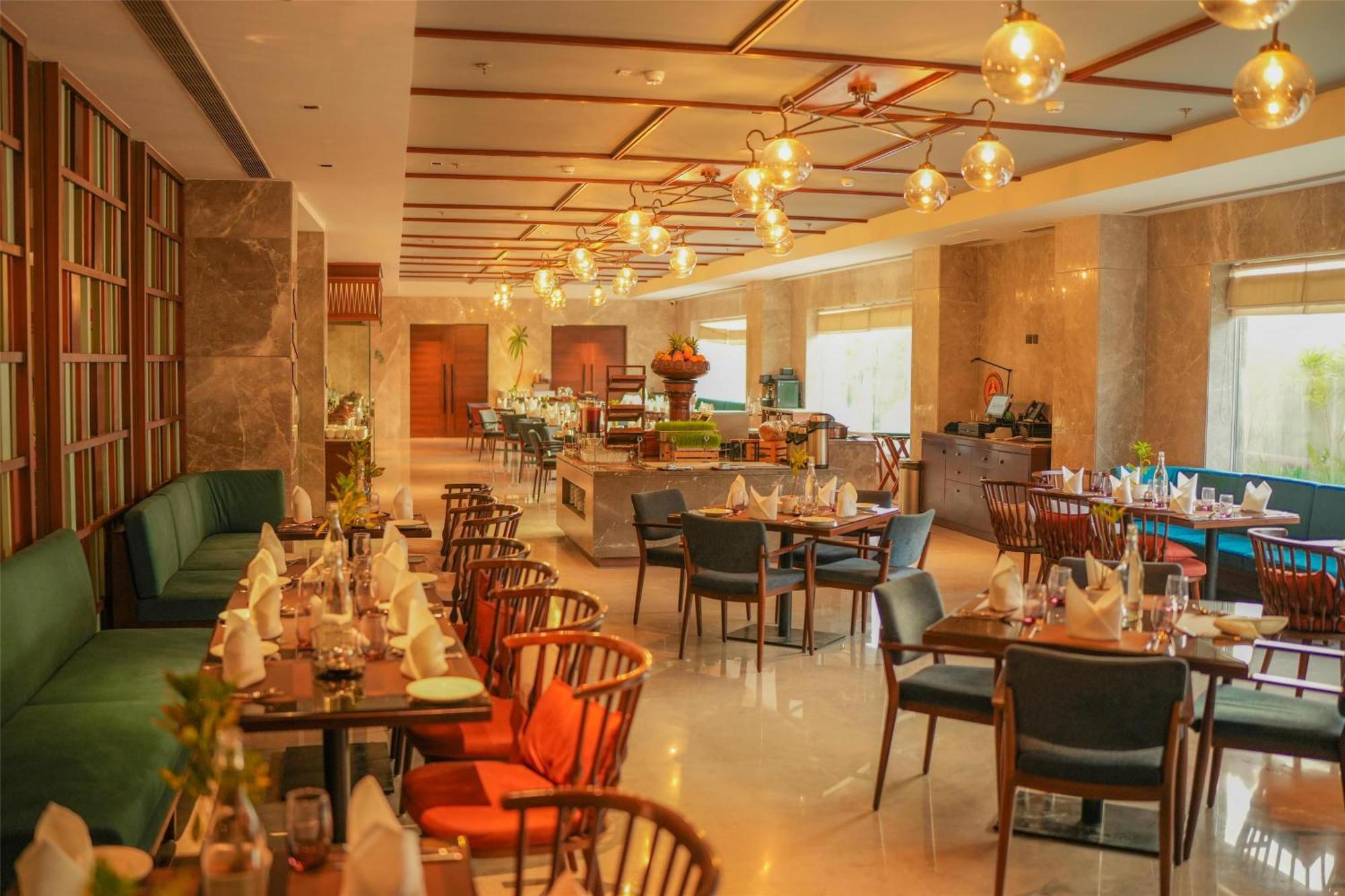 Radisson Hotel Vrindāvan Zewnętrze zdjęcie